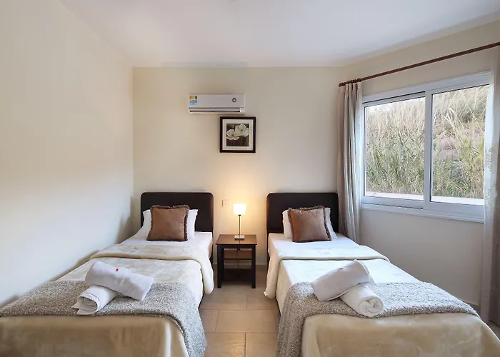 Chloraka Terrace Apartament