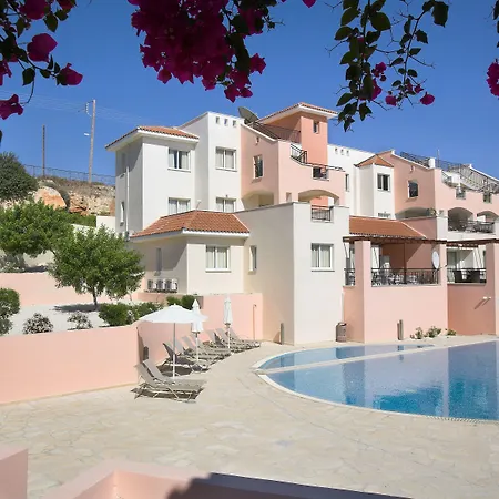 Апартаменты Chloraka Terrace *