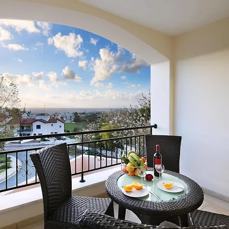 Chloraka Terrace Apartmán *