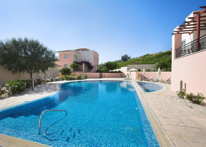 Chloraka Terrace Apartment *