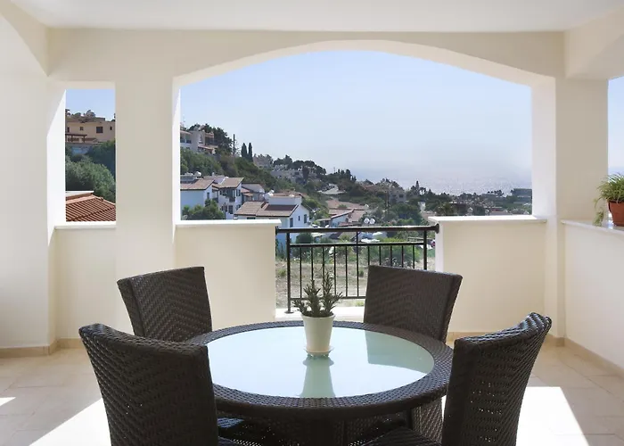 Chloraka Terrace Апартаменты *