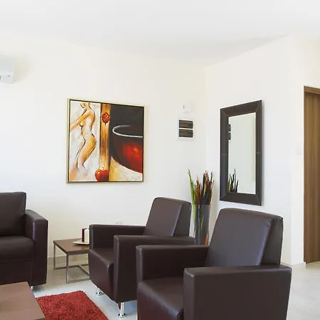 Chloraka Terrace Daire